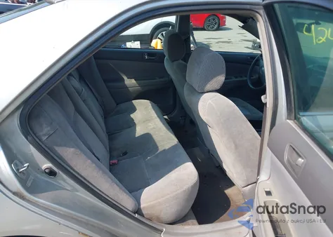 2002 Toyota Camry Le/Xle/Se z USA, uszkodzony, nr VIN 4T1BE32KX2U552087